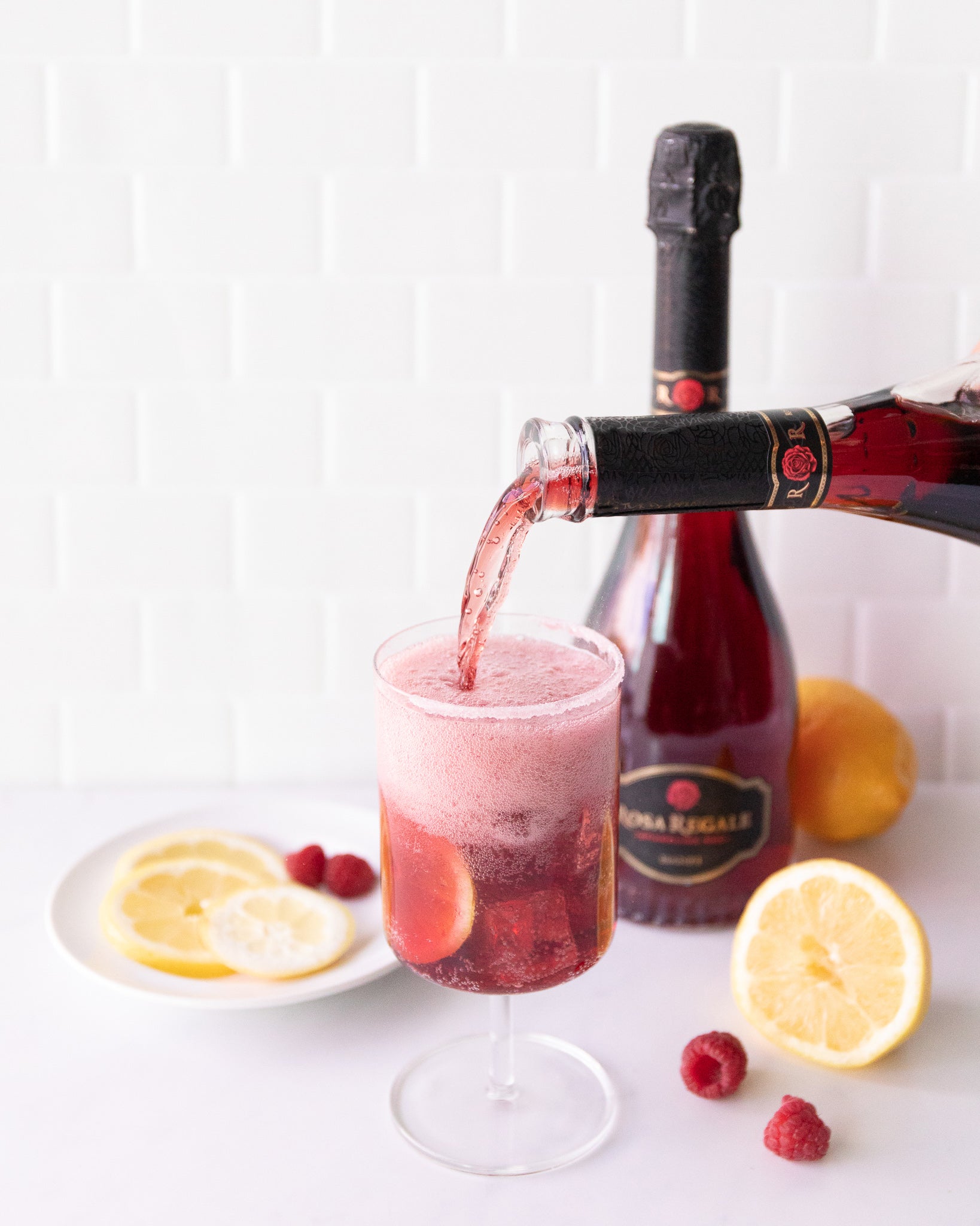 Rosa regale outlet sparkling red